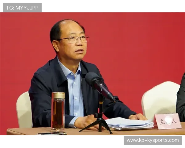世界篮球联赛在推广中支持基层场地改造与教练专业化培训，国际篮球联合会规定场地标准长度为多少